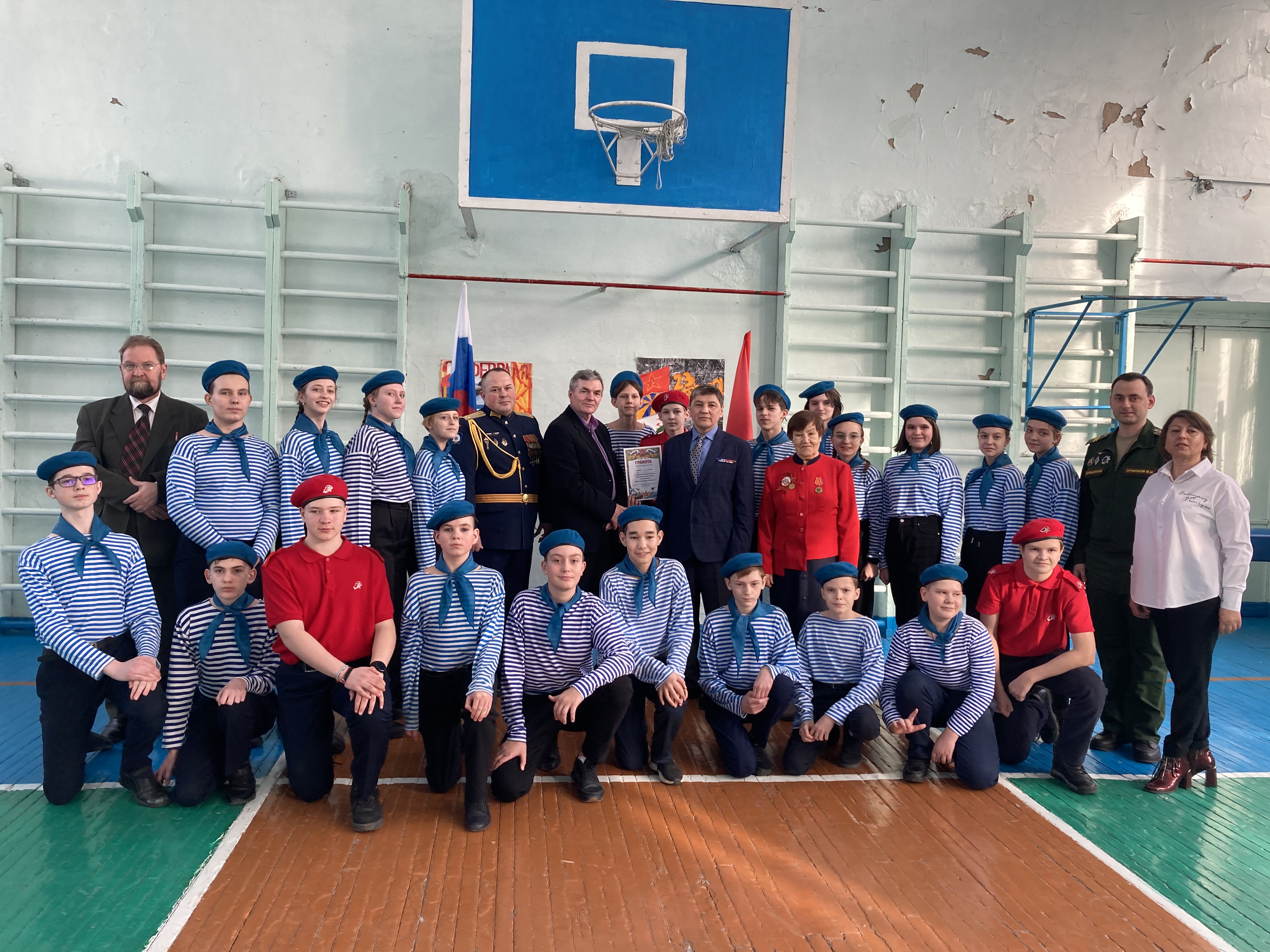 Смотр строя и песни.