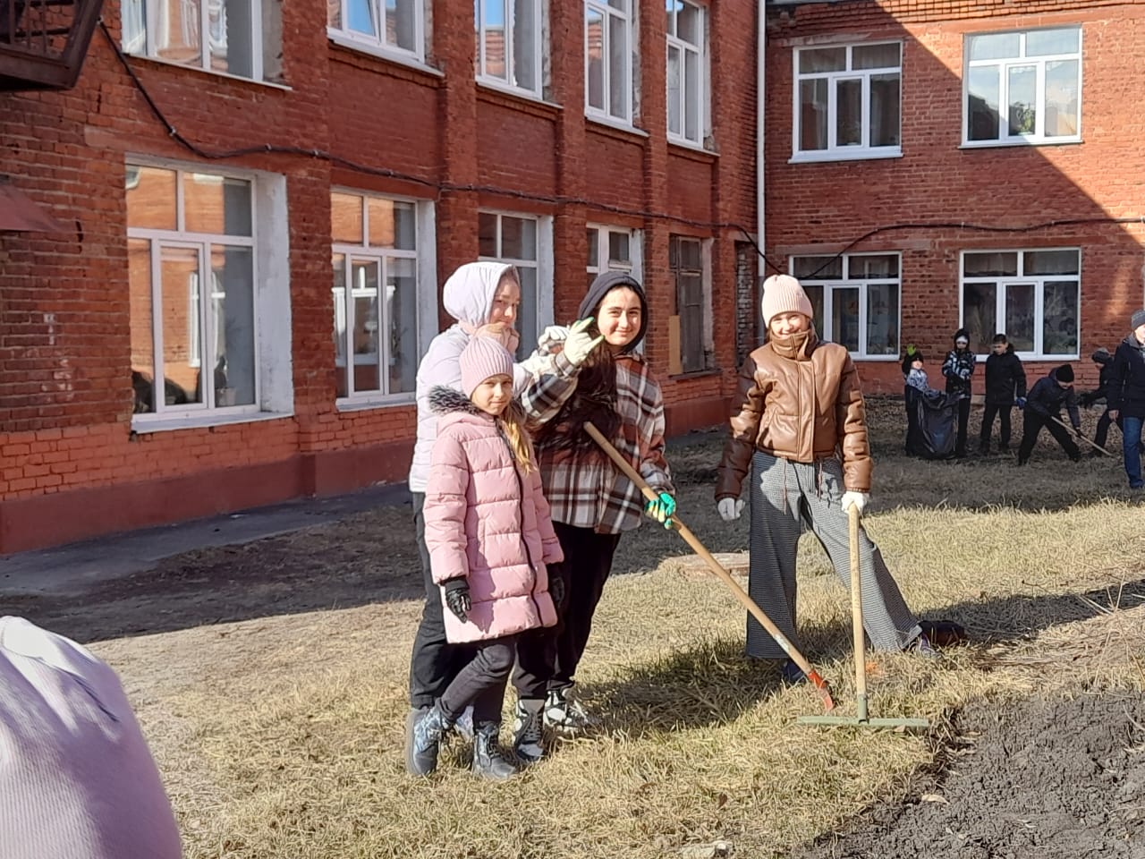 Весенний субботник.