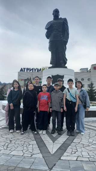 Ученики 6-г класса приняли участие в патриотической акции.